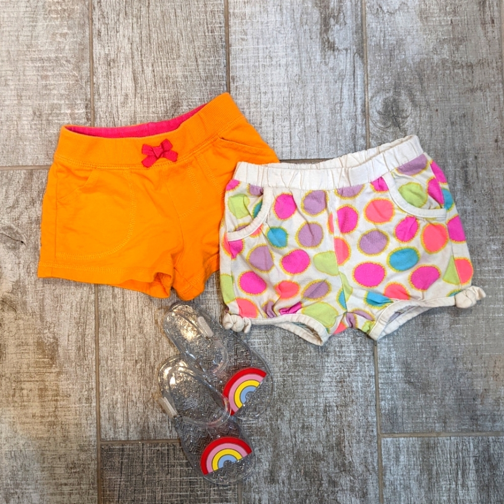 2 pairs of 2T toddler shorts Baby Gap and Carter's